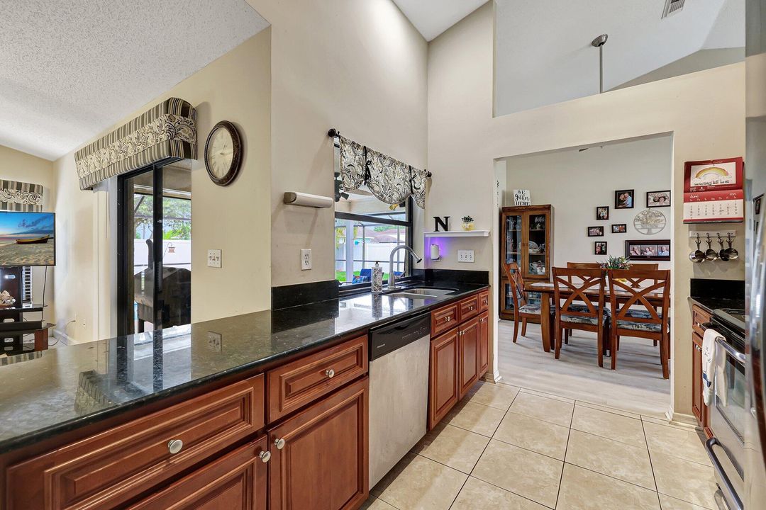 For Sale: $470,000 (3 beds, 2 baths, 1662 Square Feet)