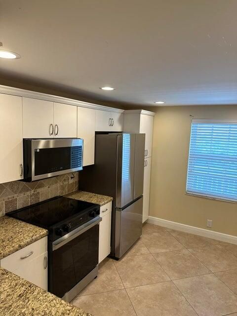 For Rent: $2,700 (2 beds, 2 baths, 1416 Square Feet)