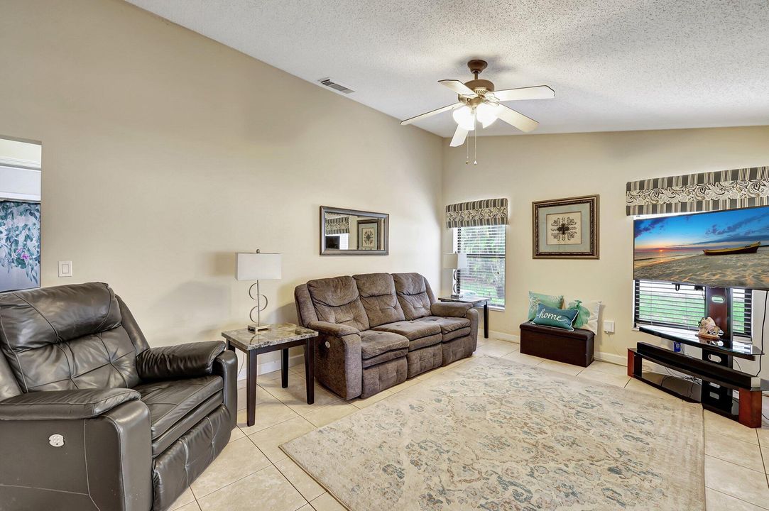 For Sale: $470,000 (3 beds, 2 baths, 1662 Square Feet)