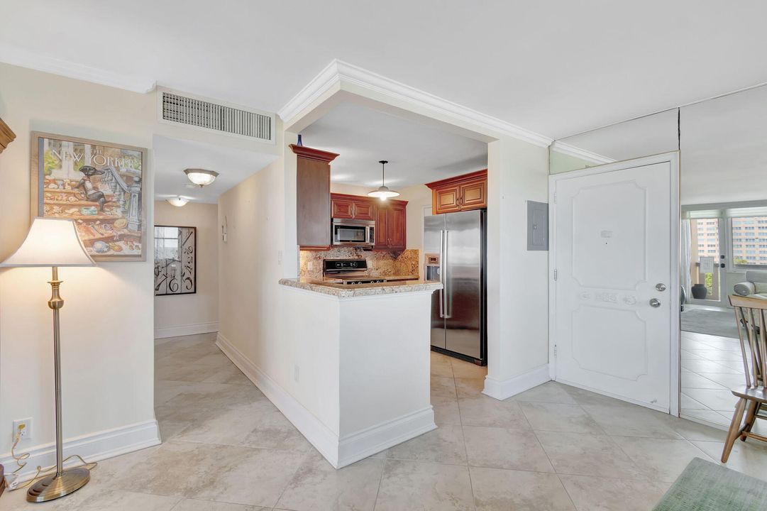 For Sale: $749,900 (2 beds, 2 baths, 1200 Square Feet)