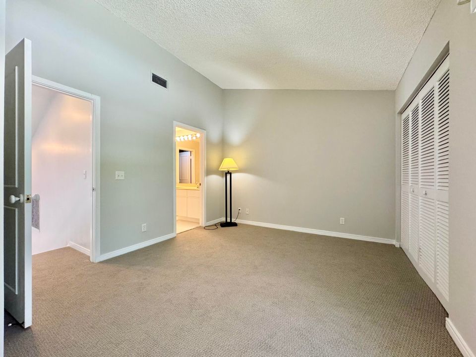 For Rent: $3,200 (2 beds, 2 baths, 1232 Square Feet)