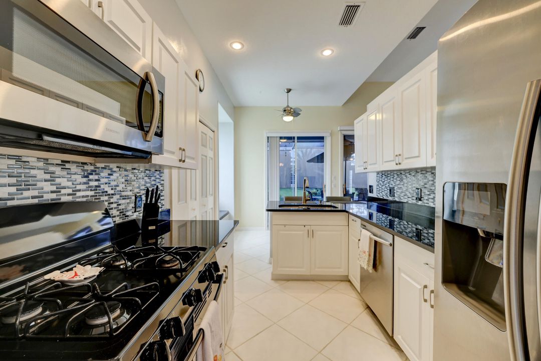 For Sale: $395,000 (2 beds, 2 baths, 1632 Square Feet)