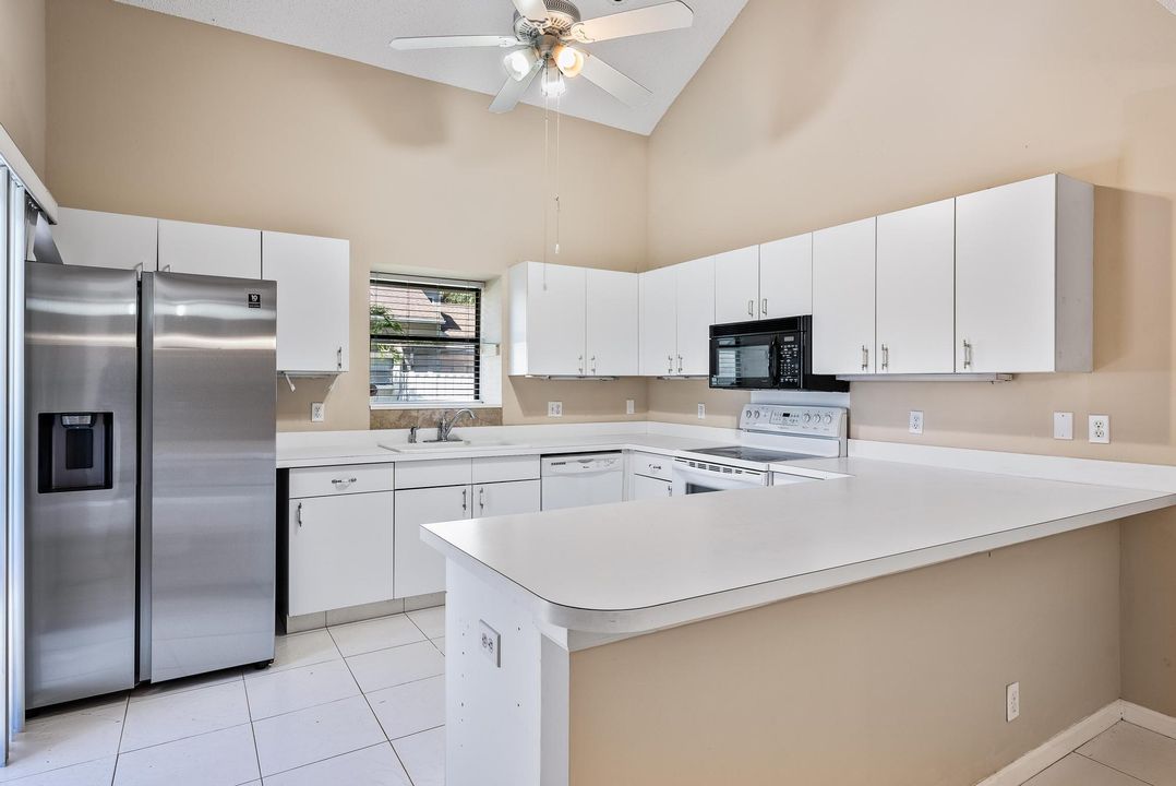 For Sale: $430,000 (3 beds, 3 baths, 1820 Square Feet)