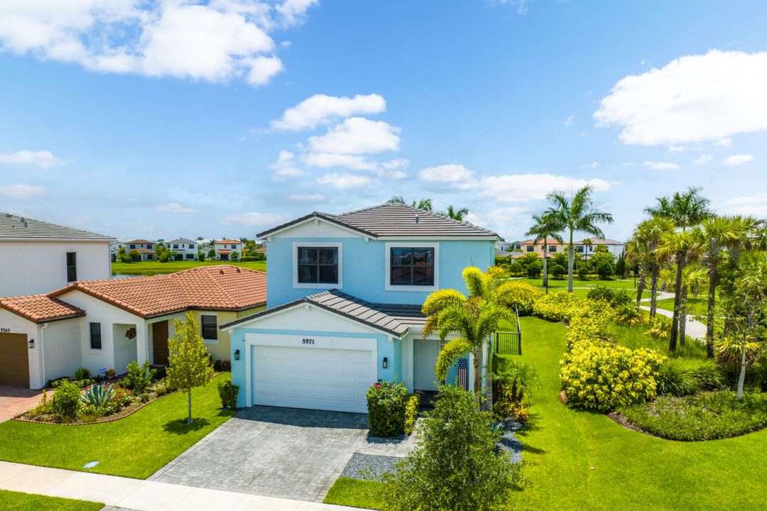 For Sale: $585,500 (3 beds, 2 baths, 1712 Square Feet)