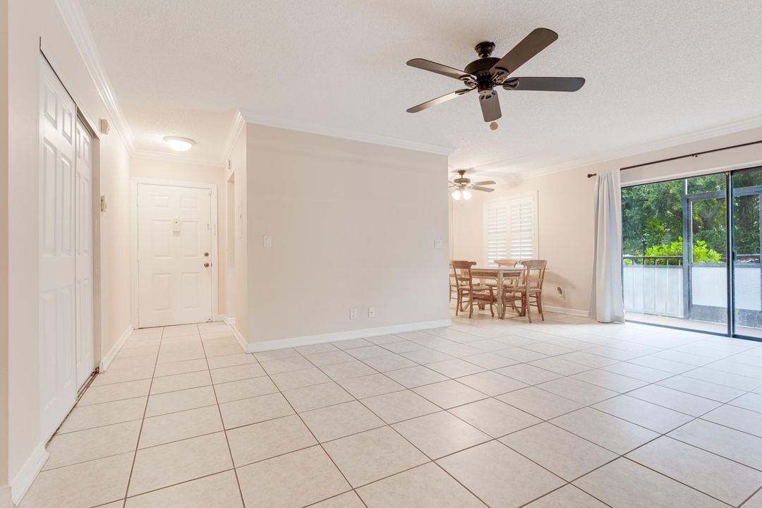 For Sale: $283,000 (2 beds, 2 baths, 1100 Square Feet)