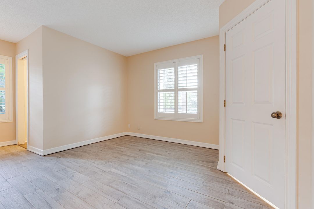 For Sale: $283,000 (2 beds, 2 baths, 1100 Square Feet)
