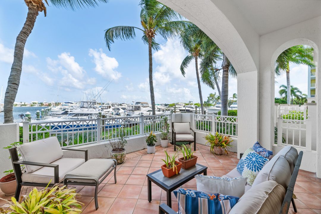 For Sale: $1,095,000 (3 beds, 2 baths, 1588 Square Feet)