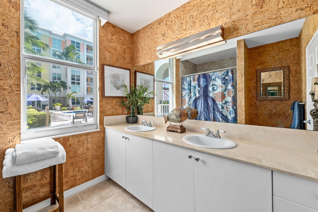 For Sale: $1,095,000 (3 beds, 2 baths, 1588 Square Feet)