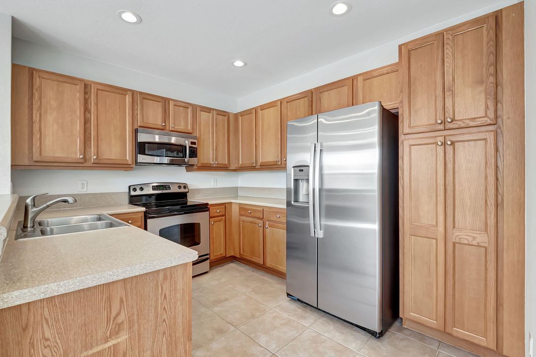 For Sale: $459,000 (3 beds, 2 baths, 1674 Square Feet)