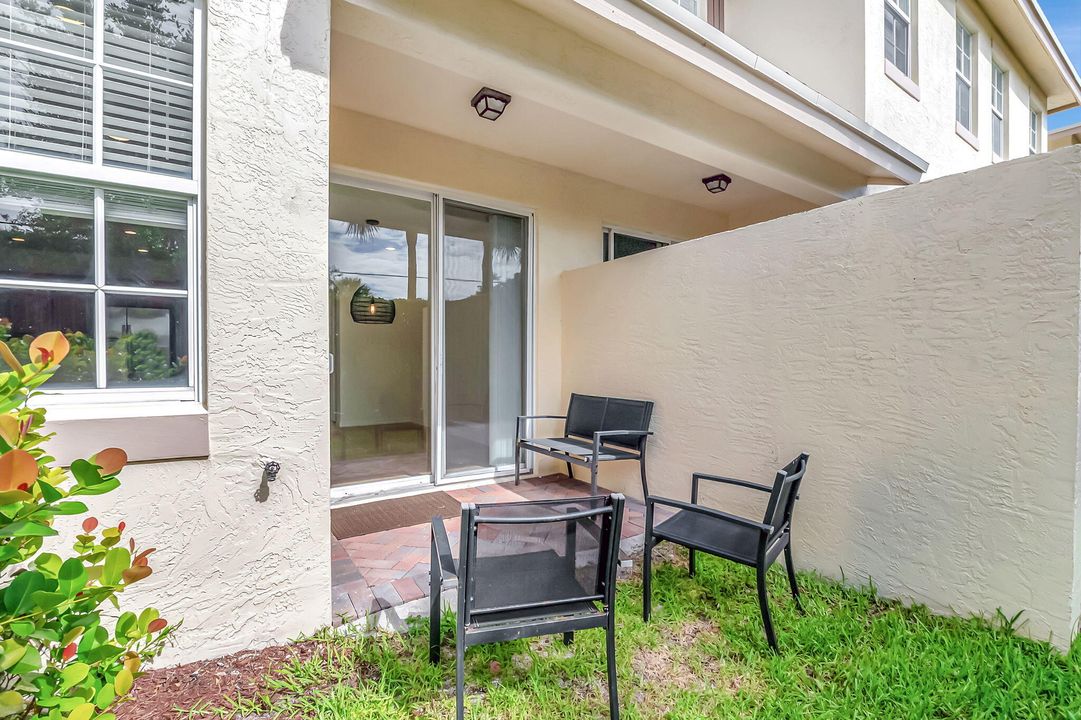 For Sale: $459,000 (3 beds, 2 baths, 1674 Square Feet)