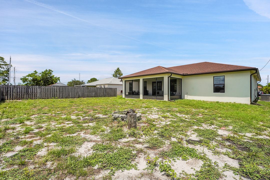 For Sale: $460,000 (3 beds, 2 baths, 1713 Square Feet)