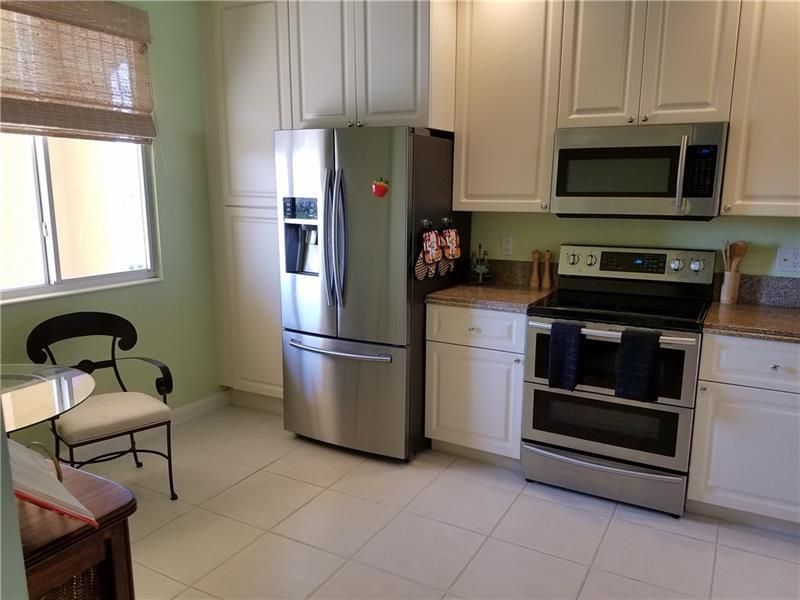 For Rent: $2,800 (2 beds, 2 baths, 1989 Square Feet)