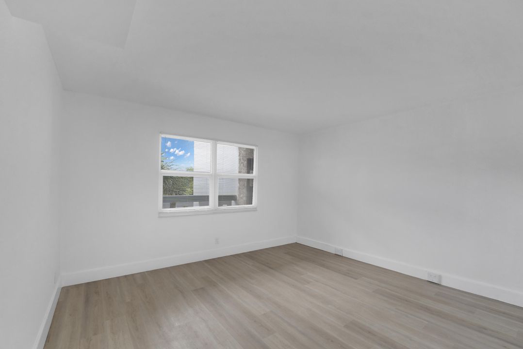 For Sale: $279,900 (2 beds, 2 baths, 1156 Square Feet)