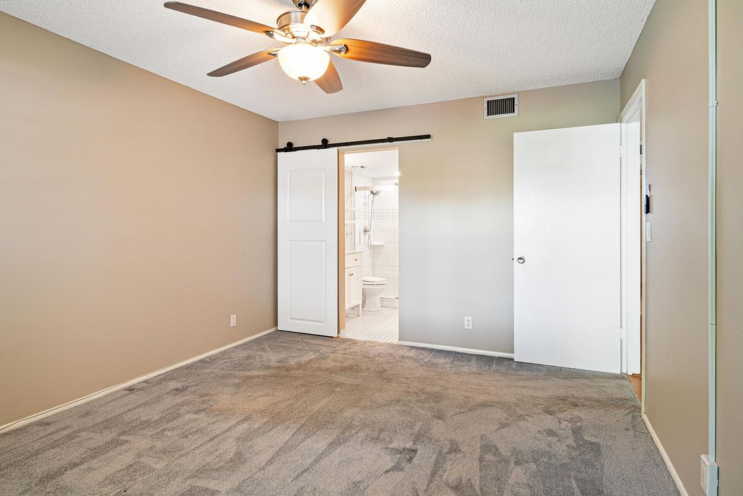 For Sale: $235,000 (2 beds, 2 baths, 1100 Square Feet)