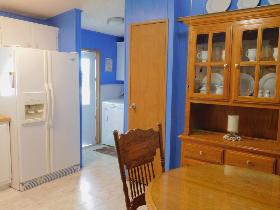 For Sale: $89,900 (2 beds, 2 baths, 950 Square Feet)