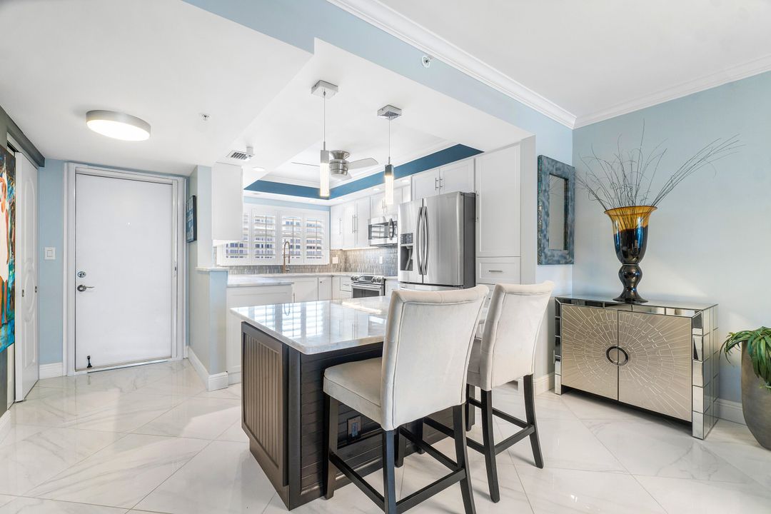 For Sale: $689,900 (2 beds, 2 baths, 1201 Square Feet)