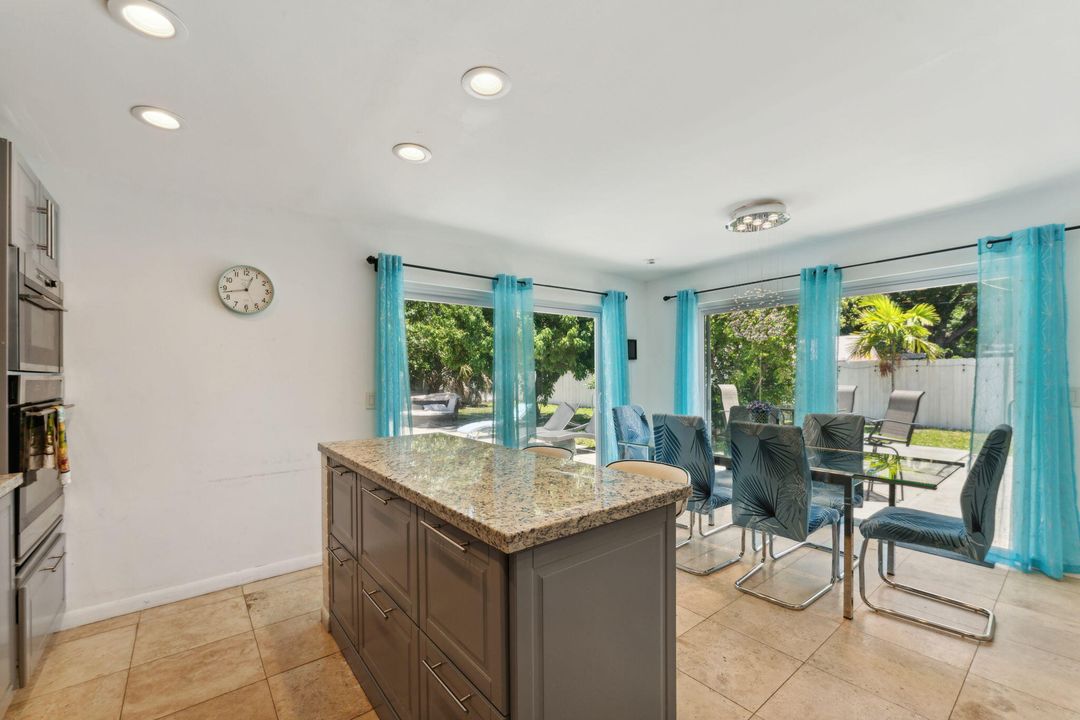 For Sale: $725,000 (3 beds, 2 baths, 1210 Square Feet)