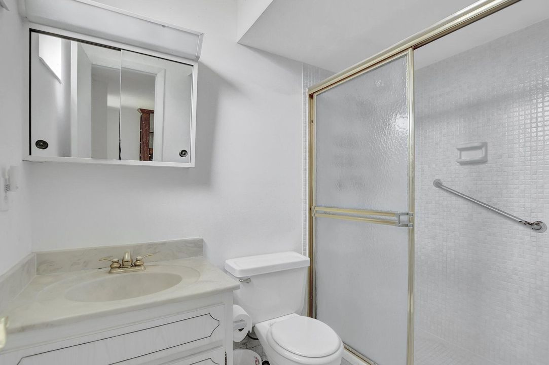 For Sale: $150,000 (1 beds, 2 baths, 1050 Square Feet)