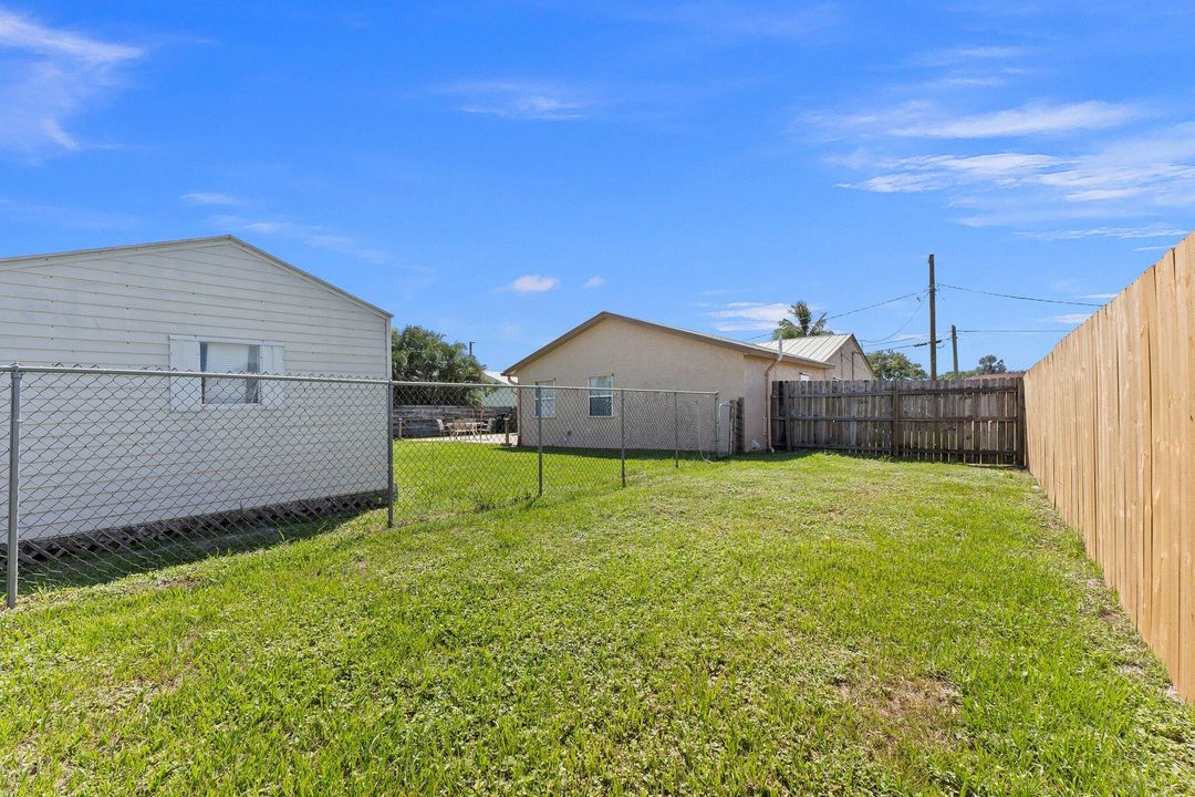 For Sale: $374,000 (4 beds, 2 baths, 1720 Square Feet)