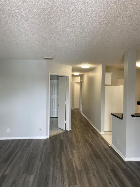 For Rent: $2,300 (3 beds, 2 baths, 1217 Square Feet)