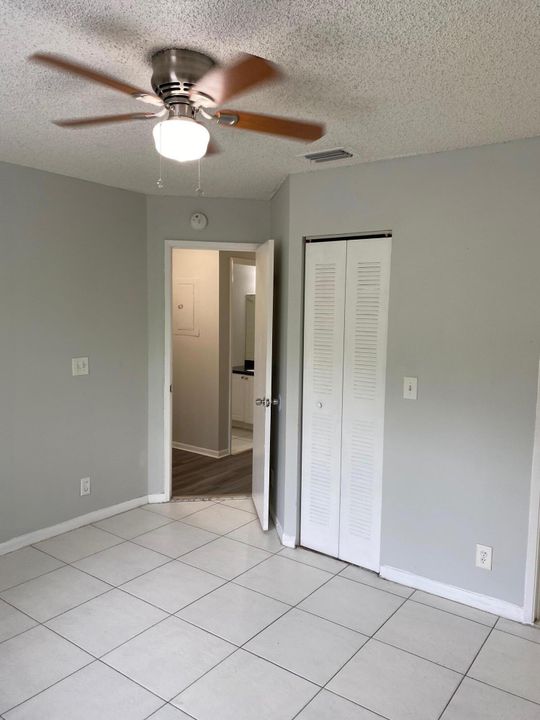 For Rent: $2,300 (3 beds, 2 baths, 1217 Square Feet)