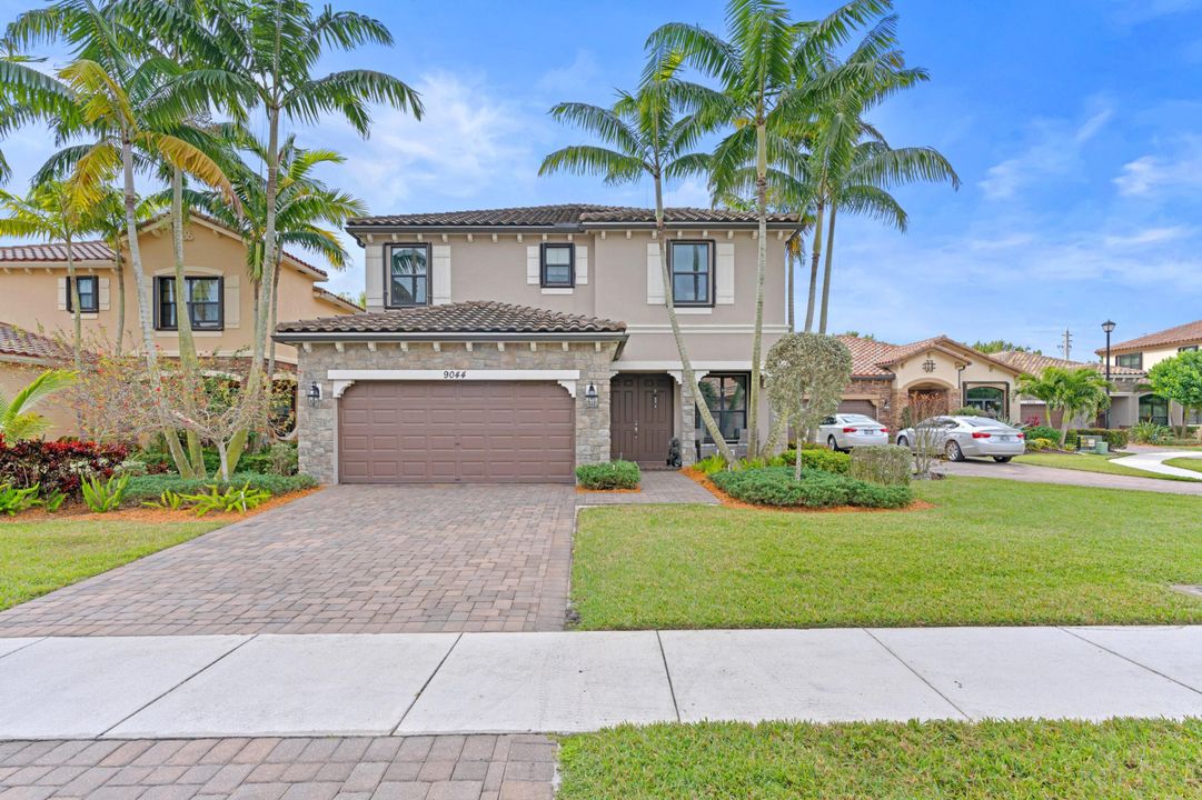 For Sale: $689,500 (5 beds, 3 baths, 2486 Square Feet)