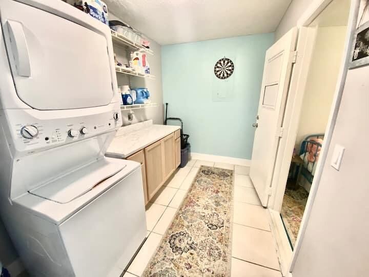 For Sale: $325,000 (3 beds, 1 baths, 1349 Square Feet)