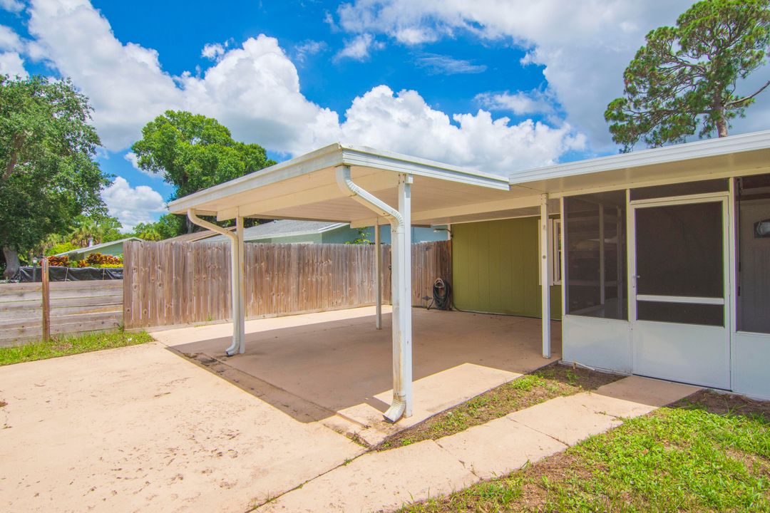 For Sale: $279,000 (3 beds, 2 baths, 1140 Square Feet)