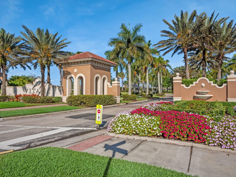 For Sale: $550,000 (3 beds, 3 baths, 2297 Square Feet)