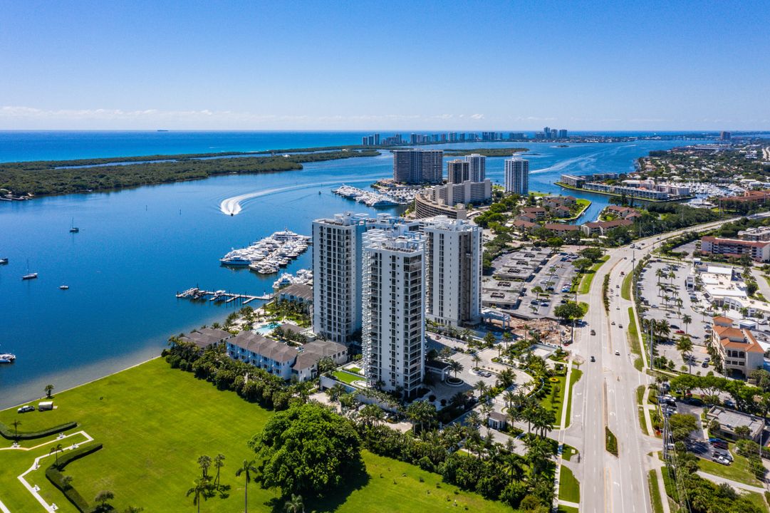 For Sale: $1,850,000 (2 beds, 2 baths, 1959 Square Feet)