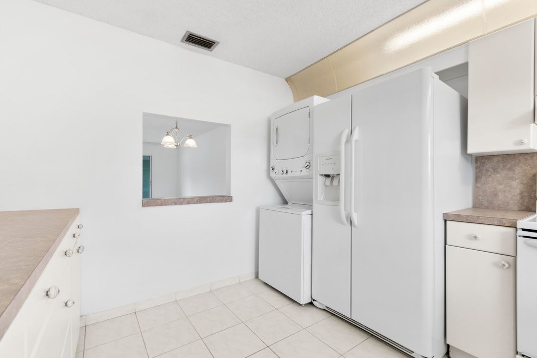 For Sale: $208,000 (2 beds, 2 baths, 1088 Square Feet)