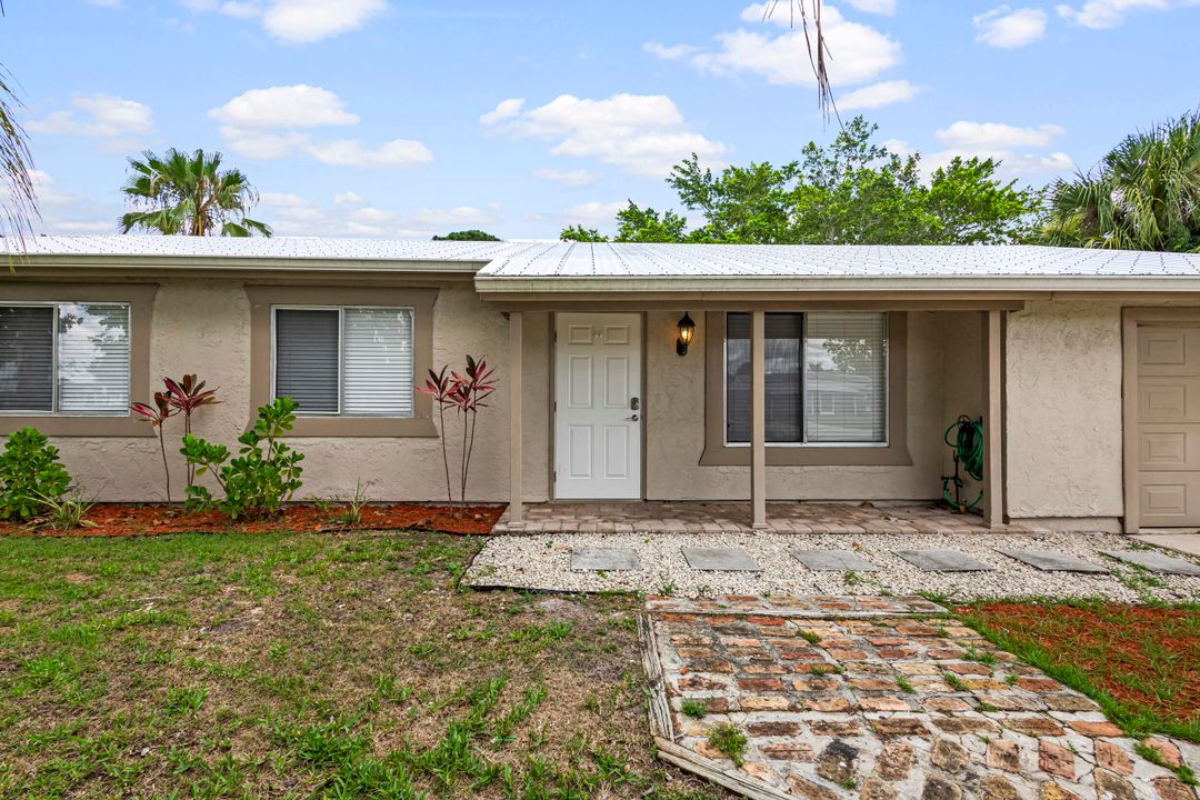 Active With Contract: $2,800 (3 beds, 2 baths, 1320 Square Feet)