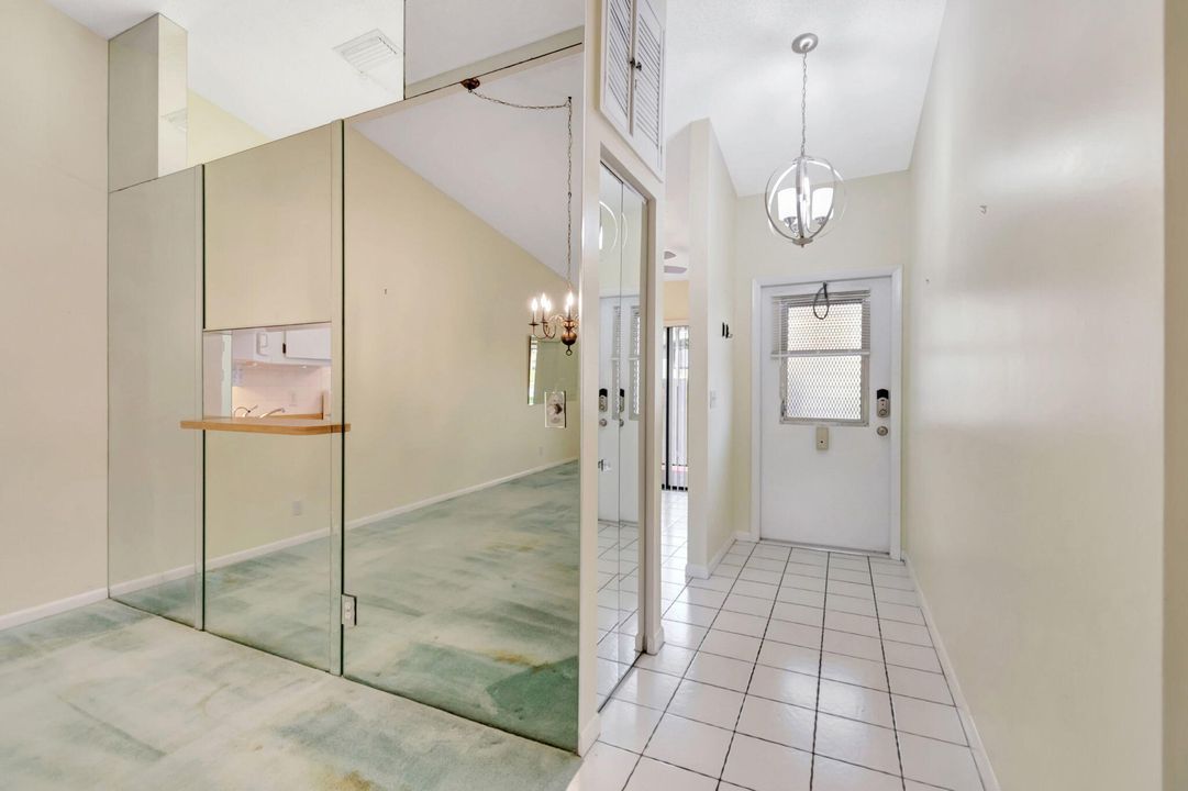 待售: $275,000 (2 贝兹, 2 浴室, 1370 平方英尺)