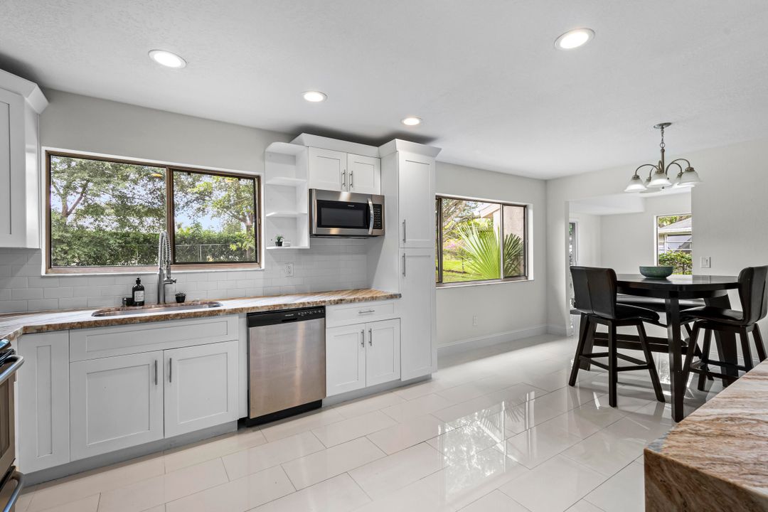 Active With Contract: $2,800 (3 beds, 2 baths, 1320 Square Feet)