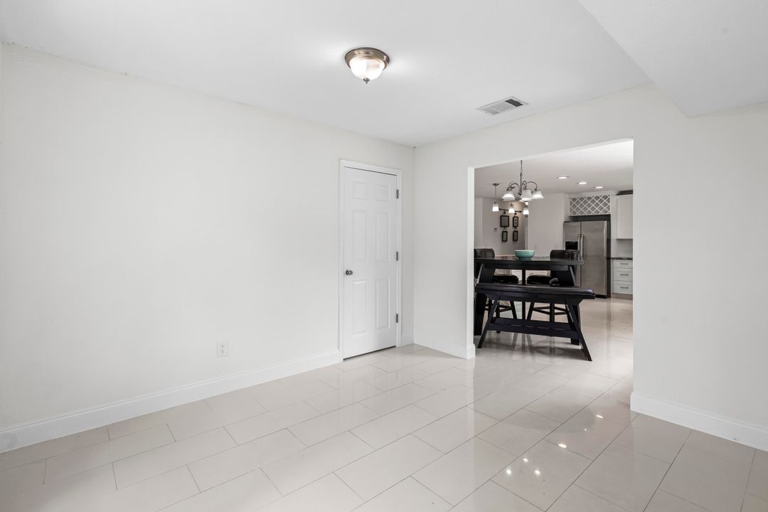 Active With Contract: $2,800 (3 beds, 2 baths, 1320 Square Feet)