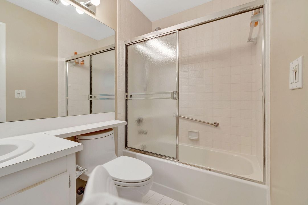 For Sale: $275,000 (2 beds, 2 baths, 1370 Square Feet)