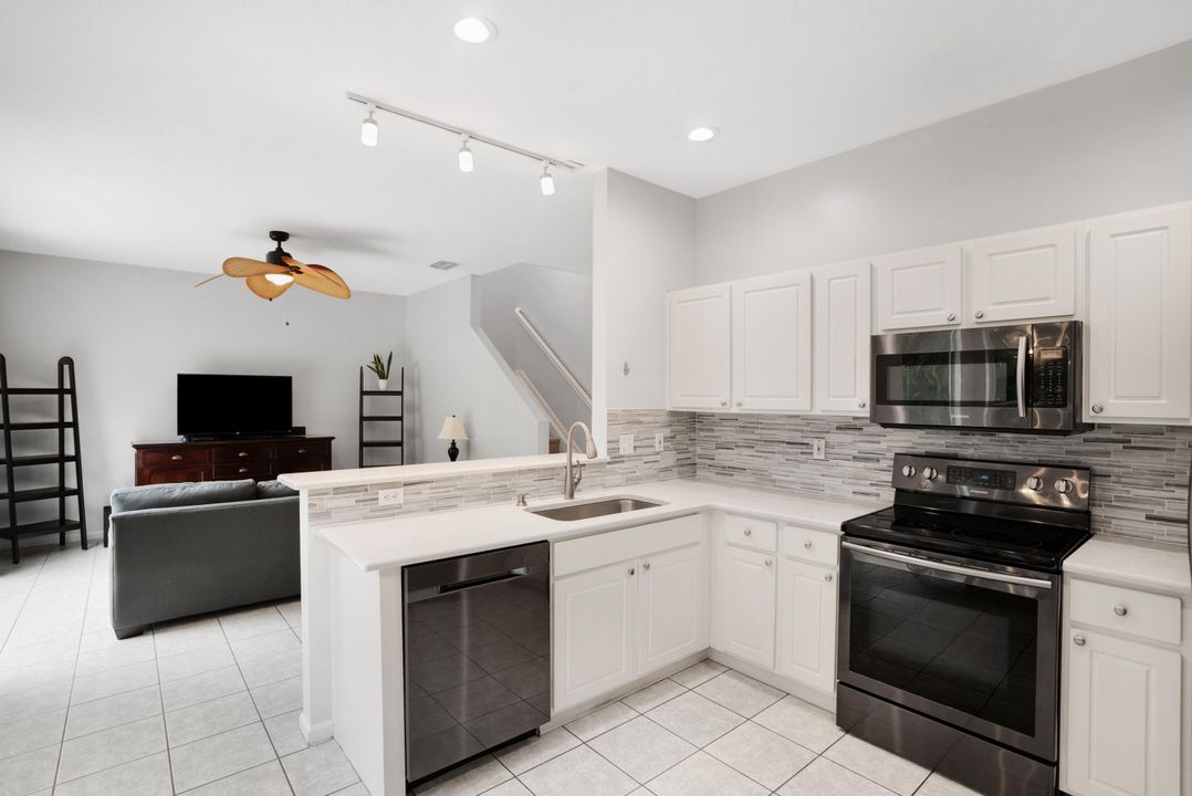 For Sale: $535,000 (4 beds, 2 baths, 2123 Square Feet)