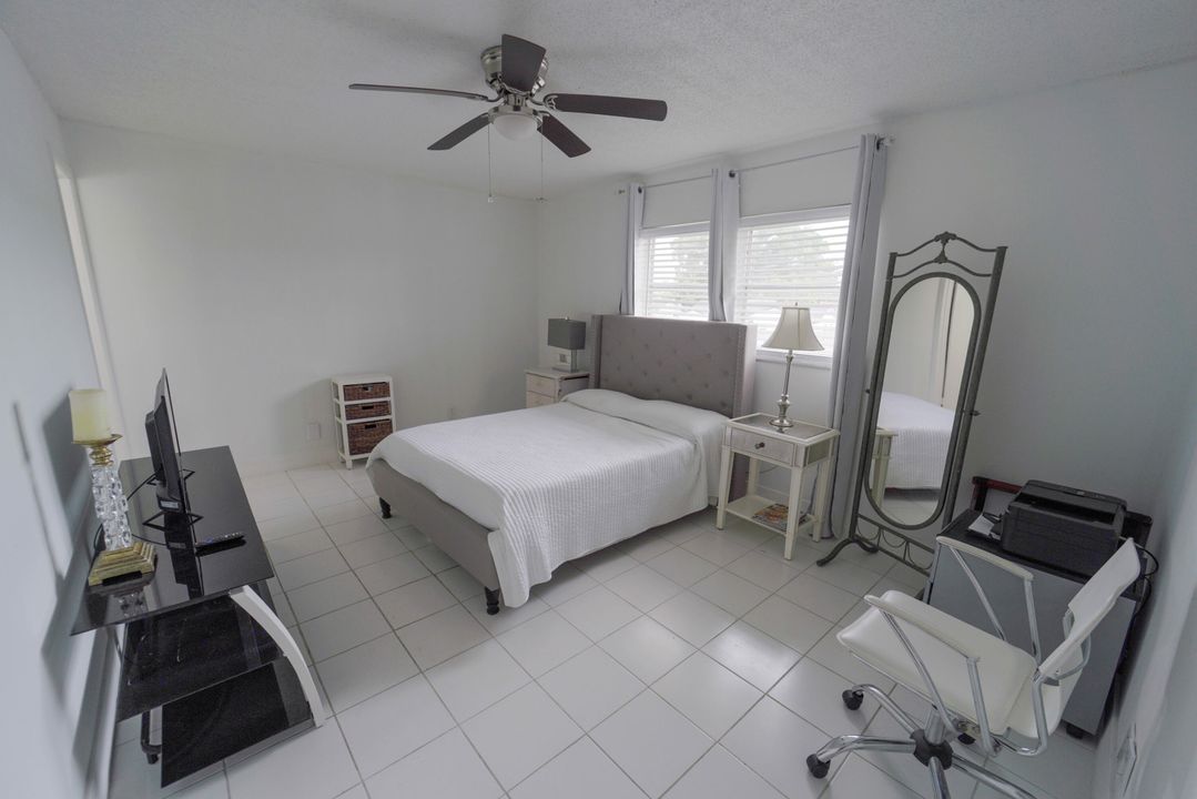 For Sale: $268,000 (2 beds, 2 baths, 1050 Square Feet)