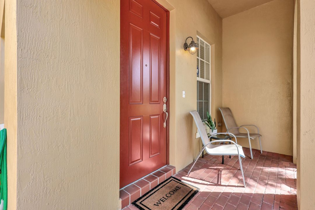 For Sale: $445,000 (3 beds, 2 baths, 1913 Square Feet)