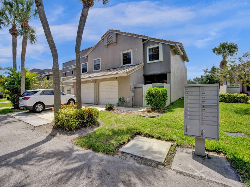 For Sale: $530,000 (3 beds, 2 baths, 1793 Square Feet)