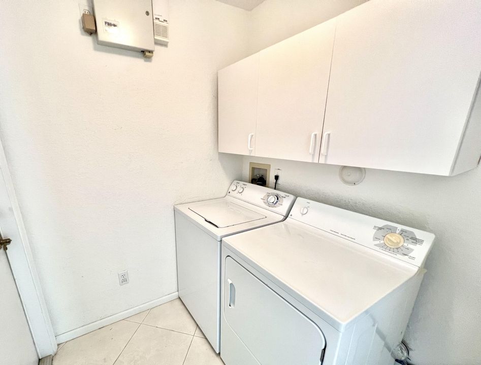 For Rent: $3,700 (3 beds, 2 baths, 1714 Square Feet)