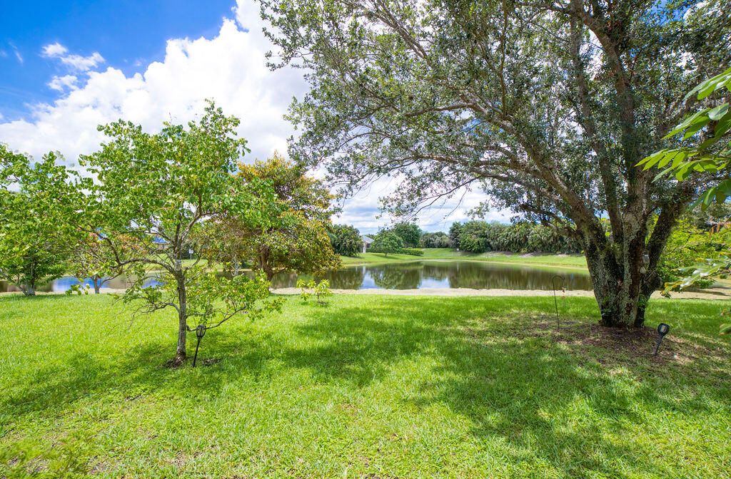 For Sale: $569,000 (3 beds, 2 baths, 2024 Square Feet)