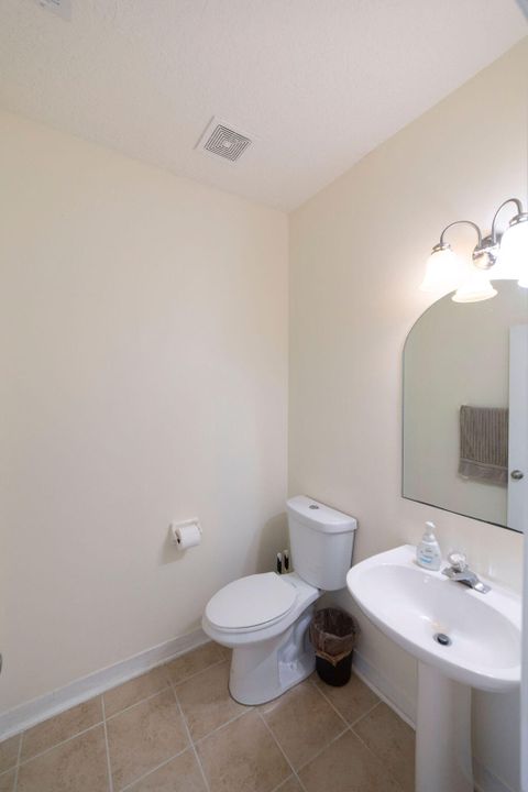 For Sale: $569,000 (3 beds, 2 baths, 2024 Square Feet)