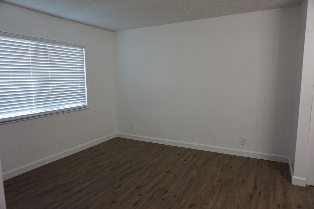 For Rent: $1,850 (2 beds, 2 baths, 886 Square Feet)
