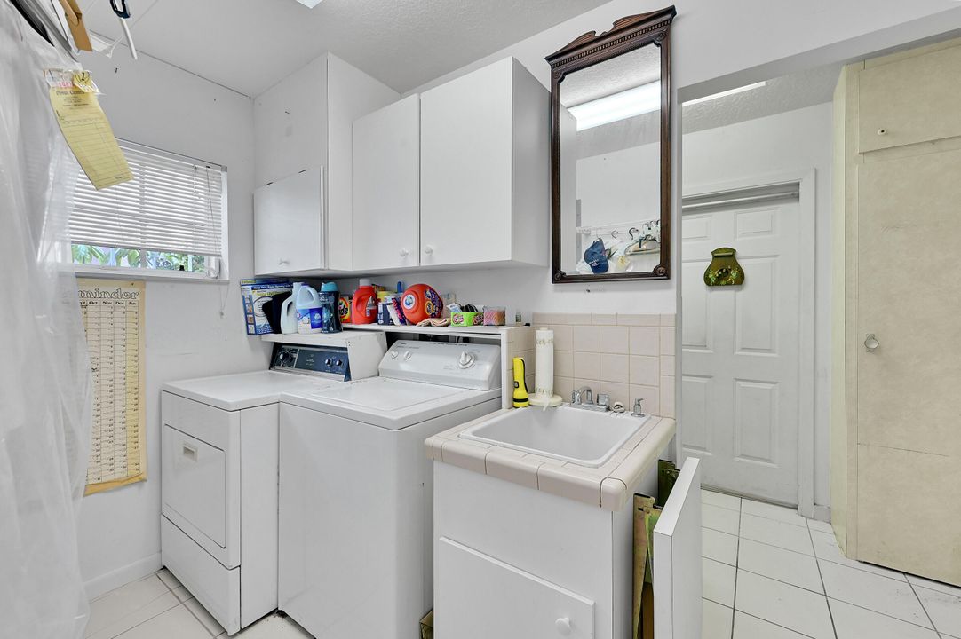 For Sale: $1,150,000 (2 beds, 2 baths, 2460 Square Feet)