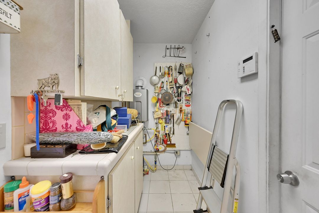 For Sale: $1,150,000 (2 beds, 2 baths, 2460 Square Feet)