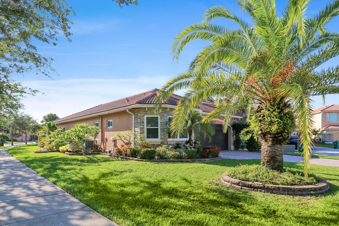 For Sale: $409,000 (3 beds, 2 baths, 1885 Square Feet)