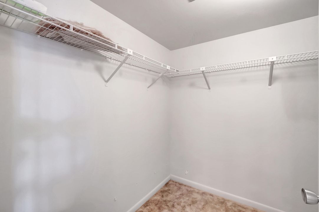 For Sale: $569,000 (2 beds, 2 baths, 1215 Square Feet)
