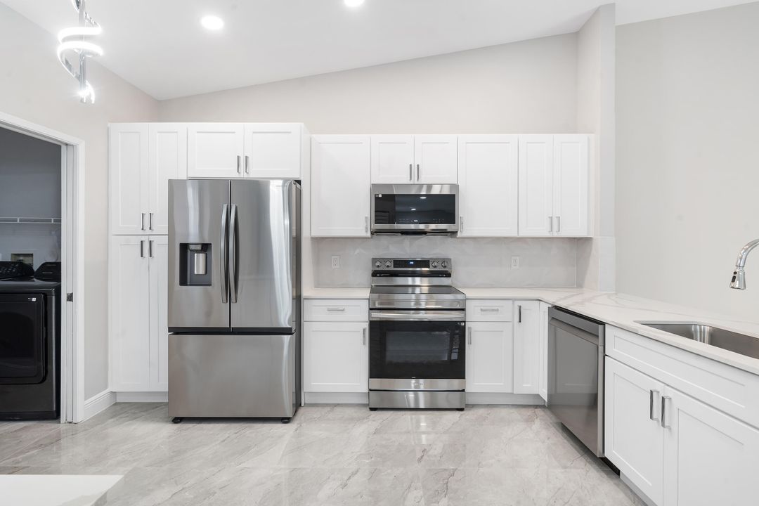 For Sale: $529,000 (2 beds, 2 baths, 1500 Square Feet)