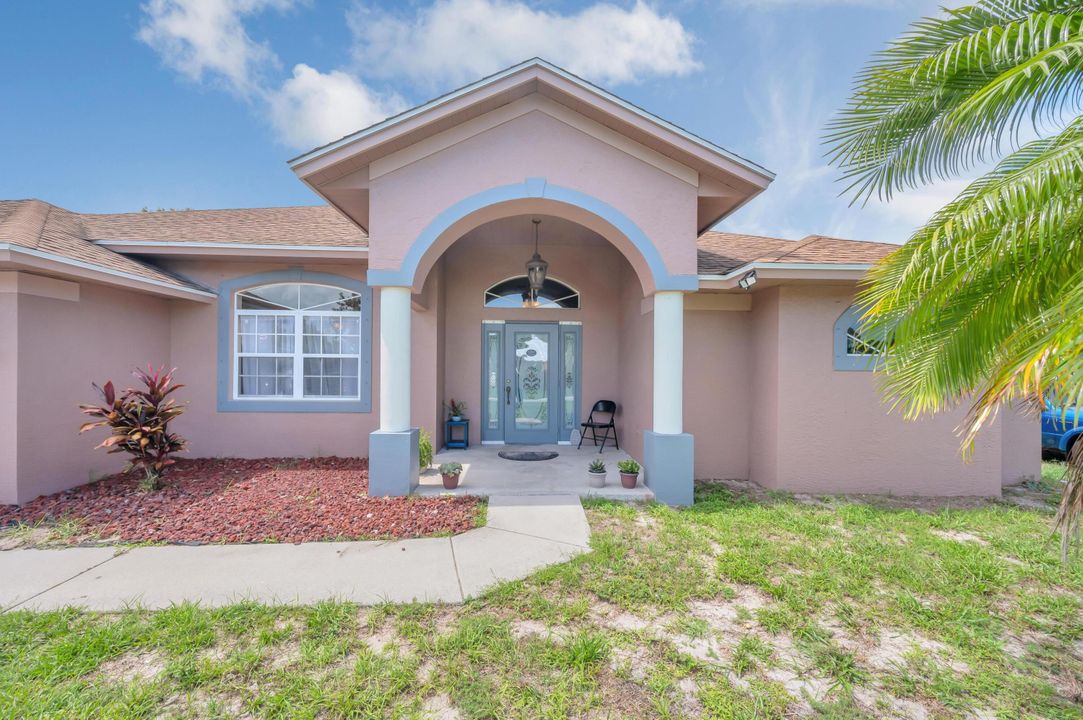 For Sale: $389,900 (3 beds, 2 baths, 1862 Square Feet)
